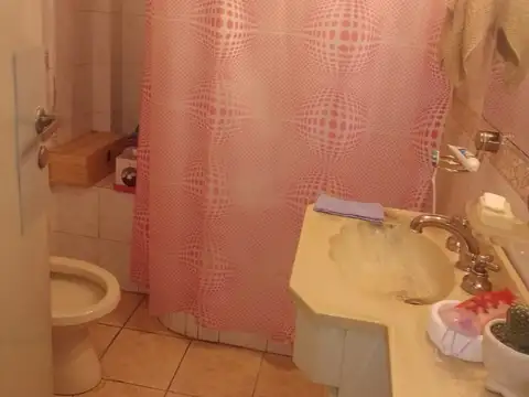 San Nicolas 700. PH 3 amb PB. 2 Patios. Baulera. Floresta