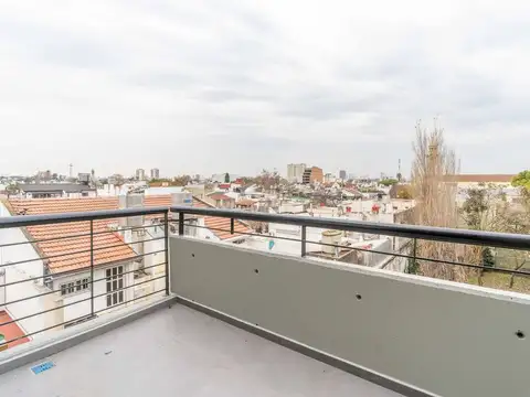 Venta Depto 3 amb balcón y terreza en Montecastro