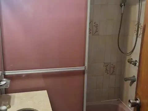 Departamento 4 Ambientes con dependencia en Alquiler en Flores