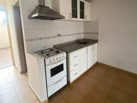 Ph 2 ambientes amplios tipo duplex - con Patio - 1º Piso por escalera-