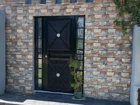 Alquiler monoambiente con patio a Mts de R25