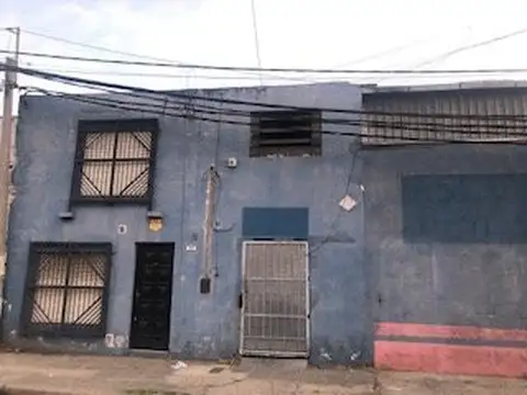 ALQUILO IMPORTANTE GALPON.