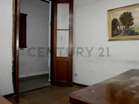Lisandro de la Torre 2200, Piso 0