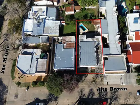 Casa 10 ambientes con 3 baños