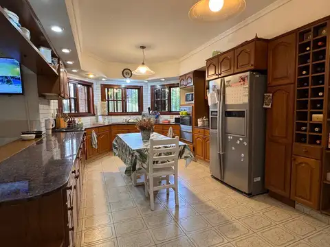 Venta casa 5 ambientes en Gaspar Campos