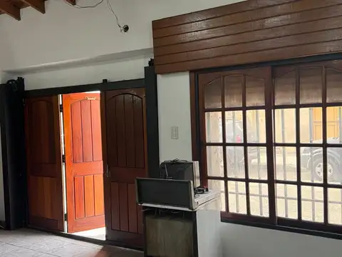 Casa 4 ambientes con 1 baño