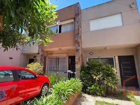 Alquiler de Duplex de 3 ambientes con cochera y jardin en Moron Centro