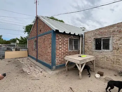 Casa 4 ambientes con 1 baño