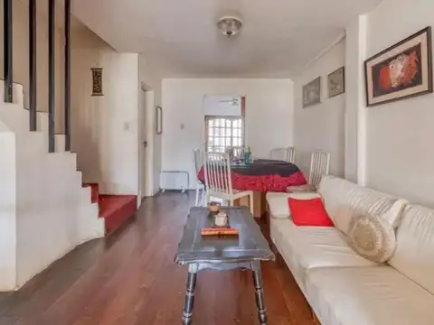 VENTA PH 6 AMBIENTES CON PATIO + DEPENDENCIA EN SAAVEDRA
