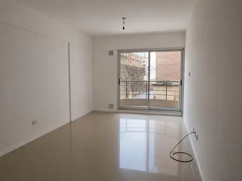 Amplio monoambiente 
