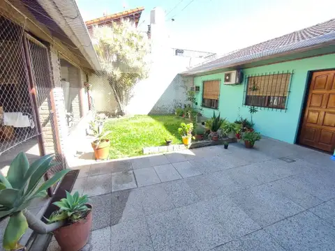 VENTA CASA 4 AMBIENTES EL PALOMAR PATIO Y COCHERA