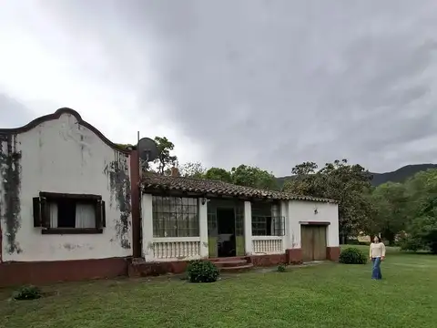 Chacra de 6.000 m2 con casa de 4 dormitorios