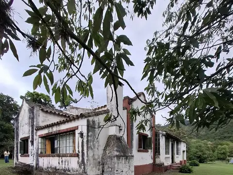 Chacra de 6.000 m2 con casa de 4 dormitorios