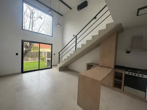 Departamento en Alquiler con 1 cocheras