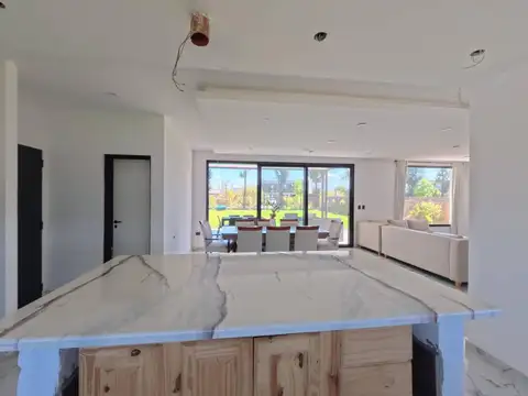 Casa en Venta al Oeste