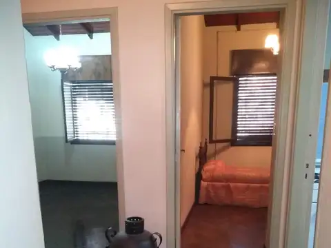 Casa 3 ambientes con gran espacio verde