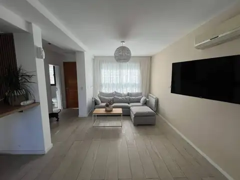 Casa en Venta en Nuevo URCA, USD 185.000