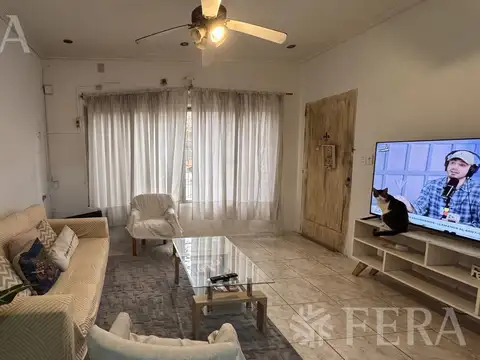 Venta PH 4 ambientes con cochera y patio en Wilde