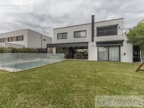 CASA DE 4 DORMITORIOS EN LAGOON PILAR