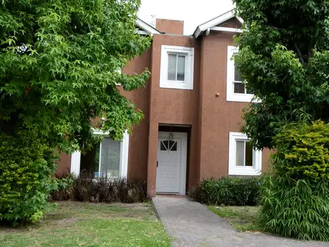 Casa en Venta El Molino, Pilar, 4 Ambientes con Dependencia,Pileta, Jardin, Parrilla