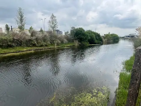 VENTA LOTE AL LAGO EN PUERTOS DEL LAGO MARINAS
