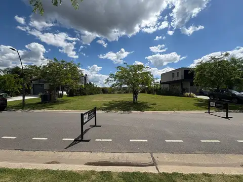 VENTA LOTE AL LAGO EN PUERTOS DEL LAGO MARINAS