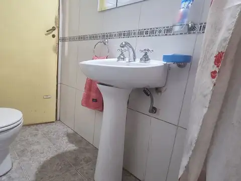 Depto Tipo Casa en Venta en Santos Lugares, USD 59.000