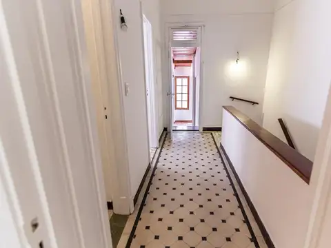 Casa 5 ambientes con 3 baños