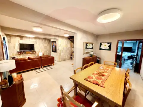 VENTA casa 4 dormit, quincho pileta villa adelina