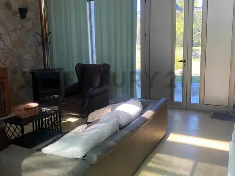 Casa en Venta con 3 cocheras