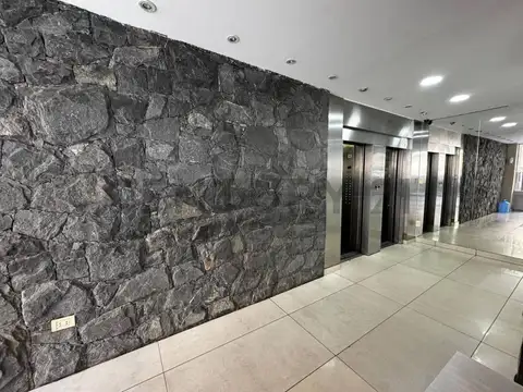 Av. Ambrosio Olmos 900, Piso 8