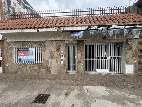 Casa a reciclar. Pje. Peyrano 442.