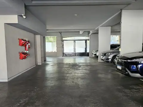 Cochera 40 venta en edificio con seguridad