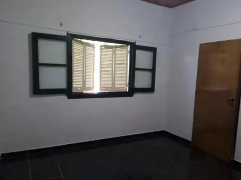 Casa en venta - 1 Dormitorio 1 Baño - Almirante Brown