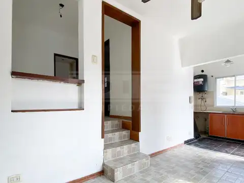 Depto Tipo Casa en Venta en Villa Adelina, USD 100.000