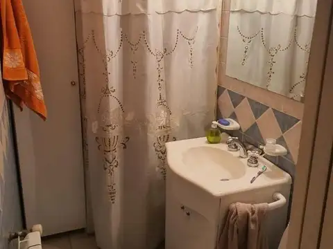 Departamento en venta - 2 Dormitorios 2 Baños - Cochera - 90Mts2 - Adrogué, Almirante Brown