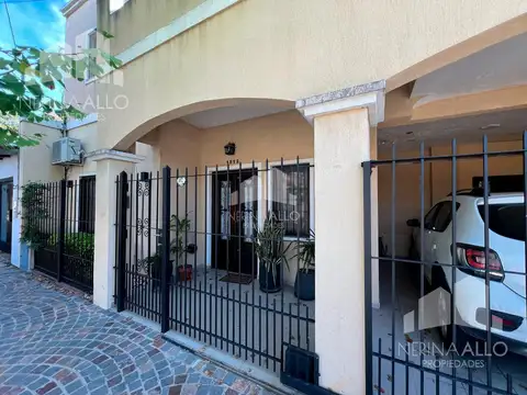 Venta Casa de 4 ambientes en Castelar