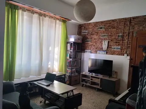 VENTA DE PH 2 AMB. CON PATIO.PIÑEYRO