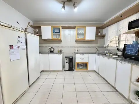 Casa 5 ambientes con 4 baños