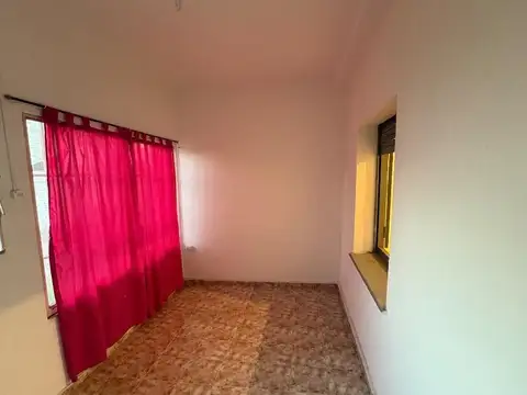 Casa 4 ambientes con 1 baño