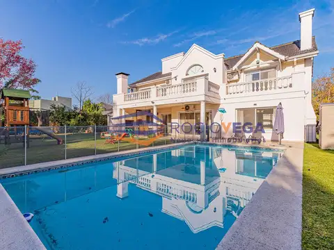 Venta de Magnífica casa en Barrio Buen Retiro,  Pilar