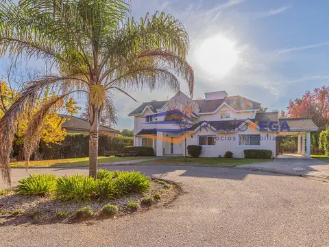 Venta de Magnífica casa en Barrio Buen Retiro, Pilar