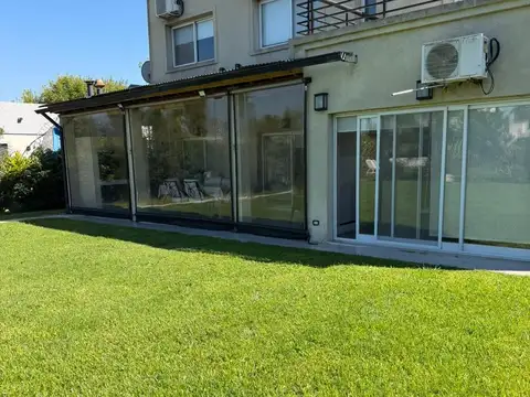 Casa en Venta con 6 cocheras