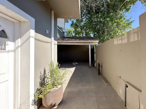 CASA EN VENTA 6 AMBIENTES ALEJANDRO KORN