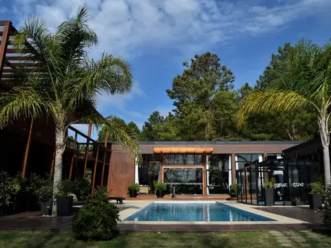 Venta Hotel 15 habitaciones y piscina con renta