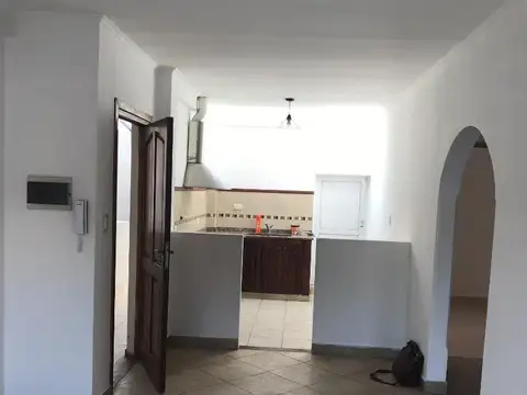 Locales en Venta a mts de la estación de Burzaco