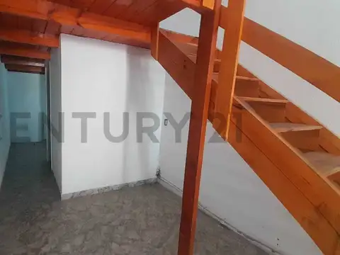Juan Larrea 1800, Piso 0