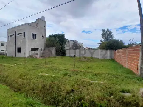 Casa en venta de 2 dormitorios en Villa Elisa