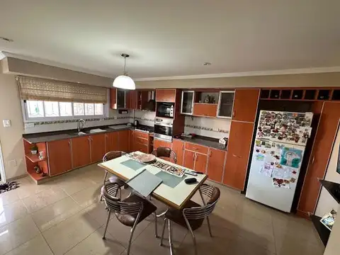 Casa en  venta en centro de G. de Laferrere