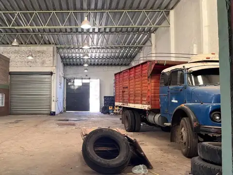 VENTA Galpon Céntrico Amplio